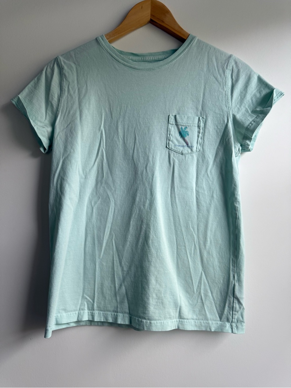 Vineyard Vines Short-Sleeve Pocket Tee in Light Mint
